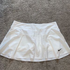 Women’s Nike dri fit skirt size large